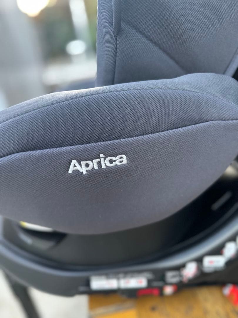 美品 Aprica チャイルドシート フラディアプラスライト グレー