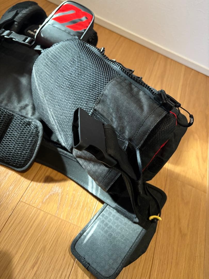 mazume Red Moon ブラック 8TH フィッシングベスト