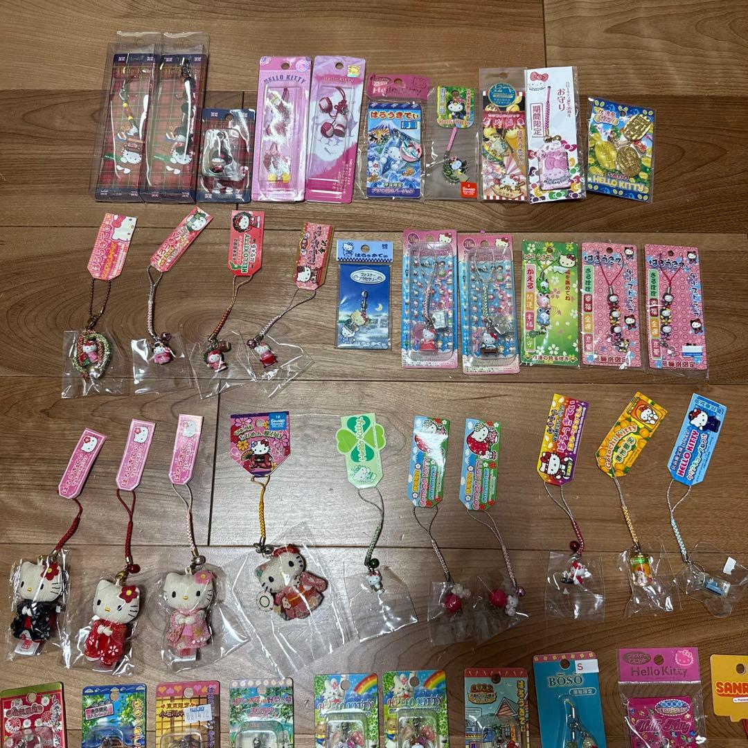 ご当地キティ　ファスナーマスコット　根付　プチタオル　他　500点