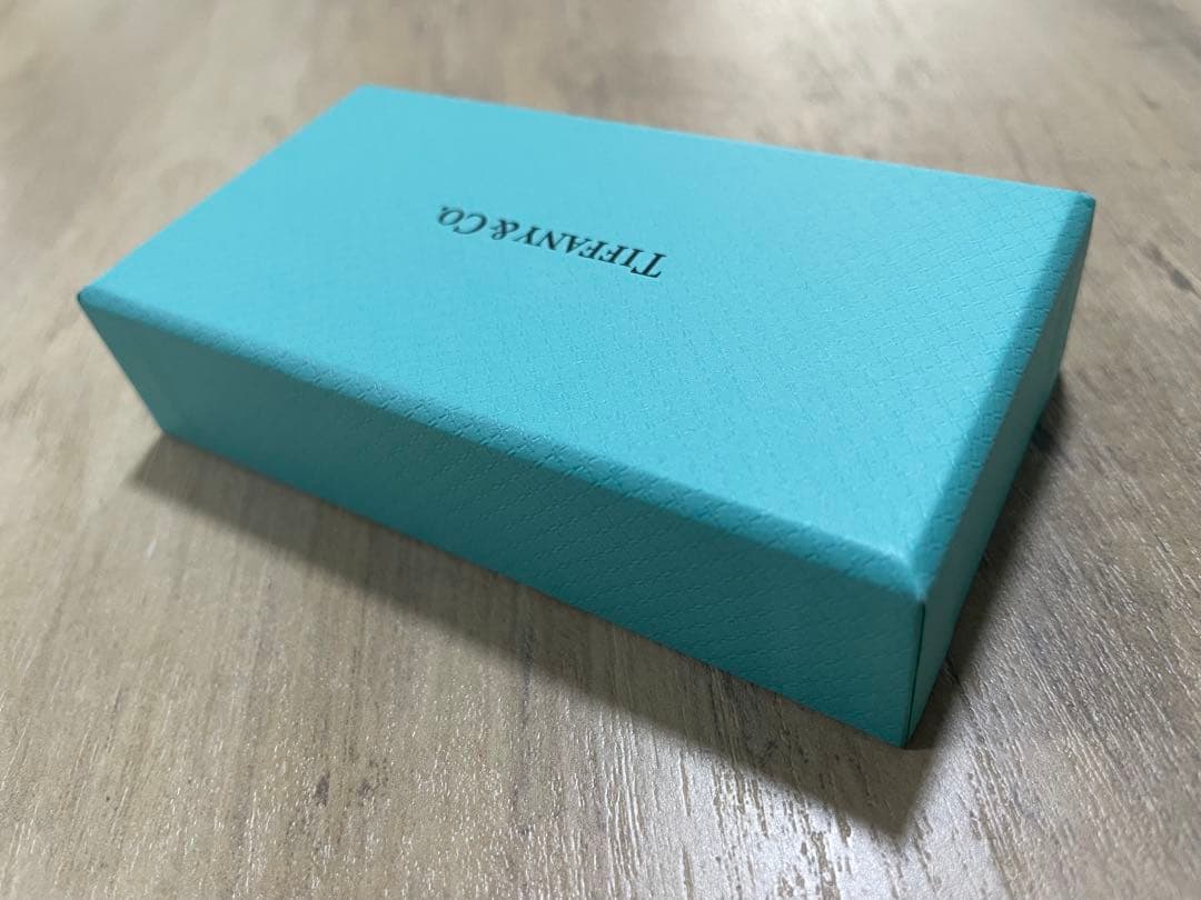 Tiffany & Co. ソリティア ダイヤモンド ピアス (片方のみ)