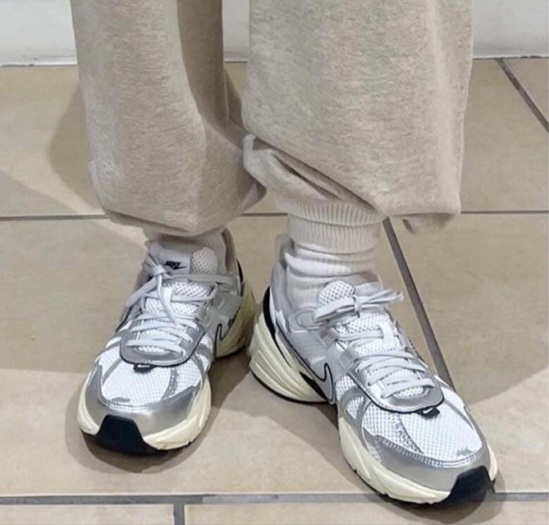 靴 NIKE V2K RUN summitwhite/llicsilver