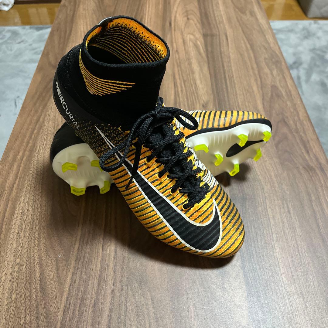 FC Barcelona Nike ホームシャツ ネオンイエロー