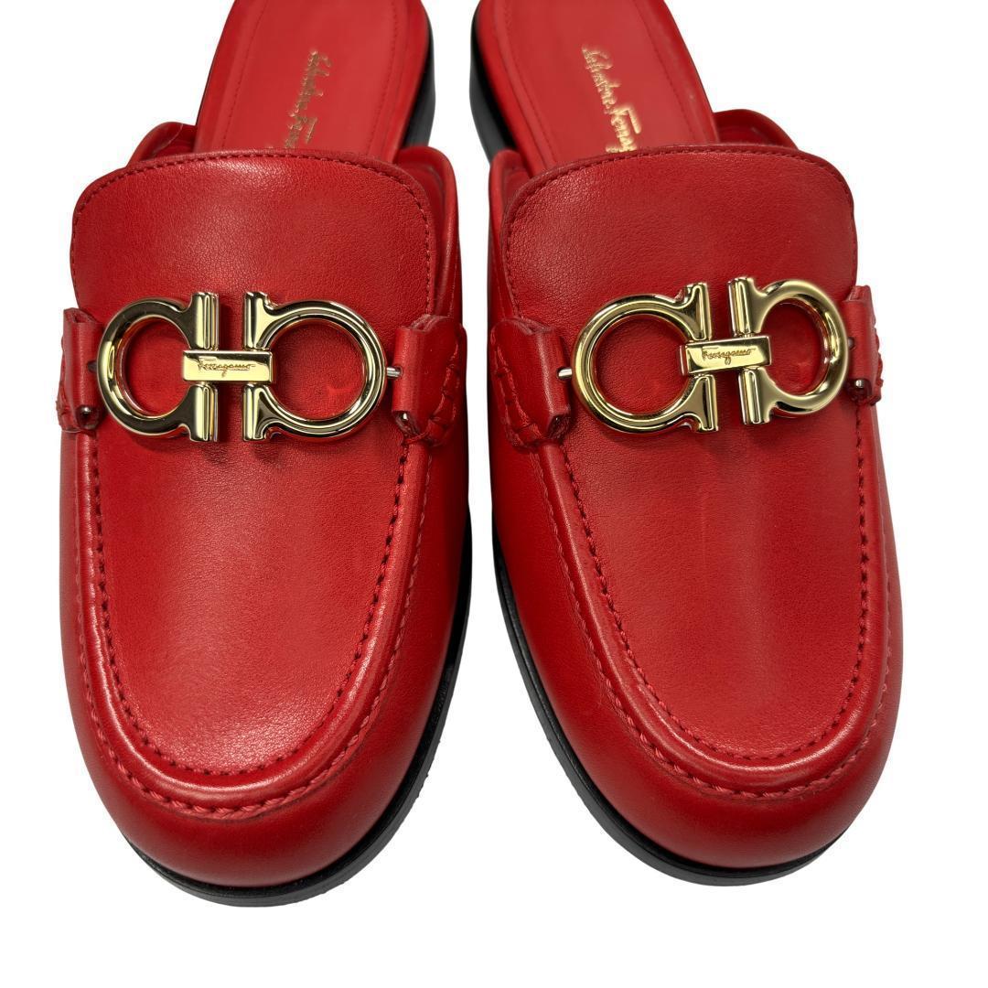 新品級 フェラガモ ガンチーニ ミュール 赤 6D 23.5cm レディース