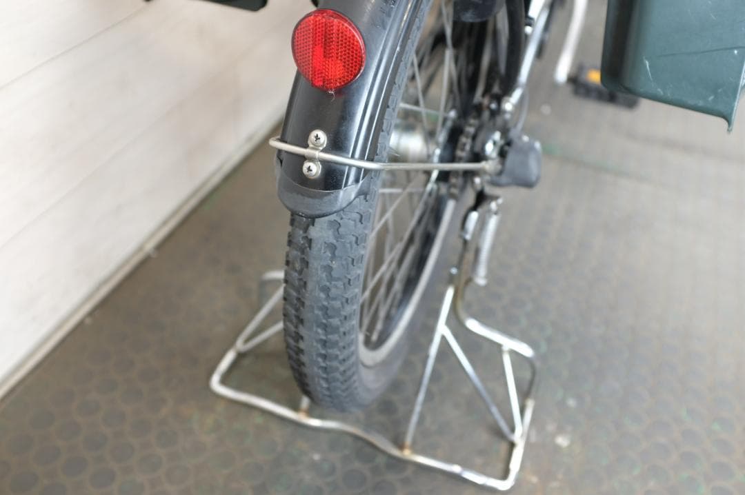 パナソニック ギュット　　20インチ　3段　8.9Ah（5点灯）充電器あり