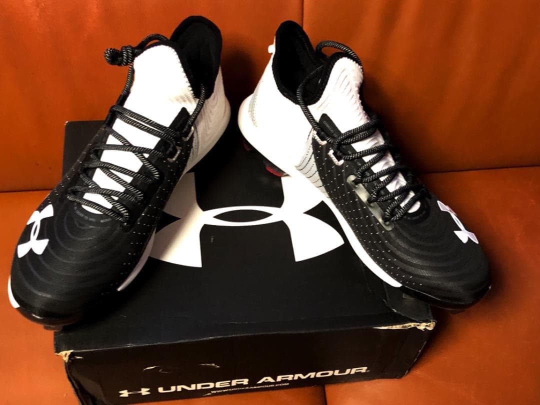 新品USA国内限定☆アンダーアーマー野球用スパイクシューズ ハーパー4