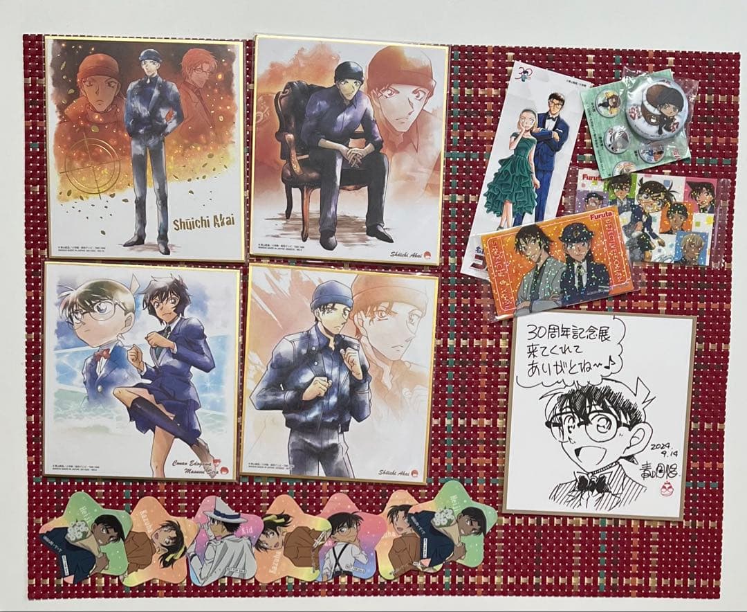 名探偵コナン 色紙、ステッカー、缶バッジセット - メルカリ