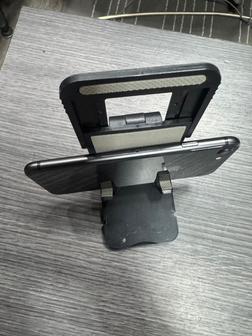 Apple iPhone 8 スペースグレー 本体64GB シムフリー12-1