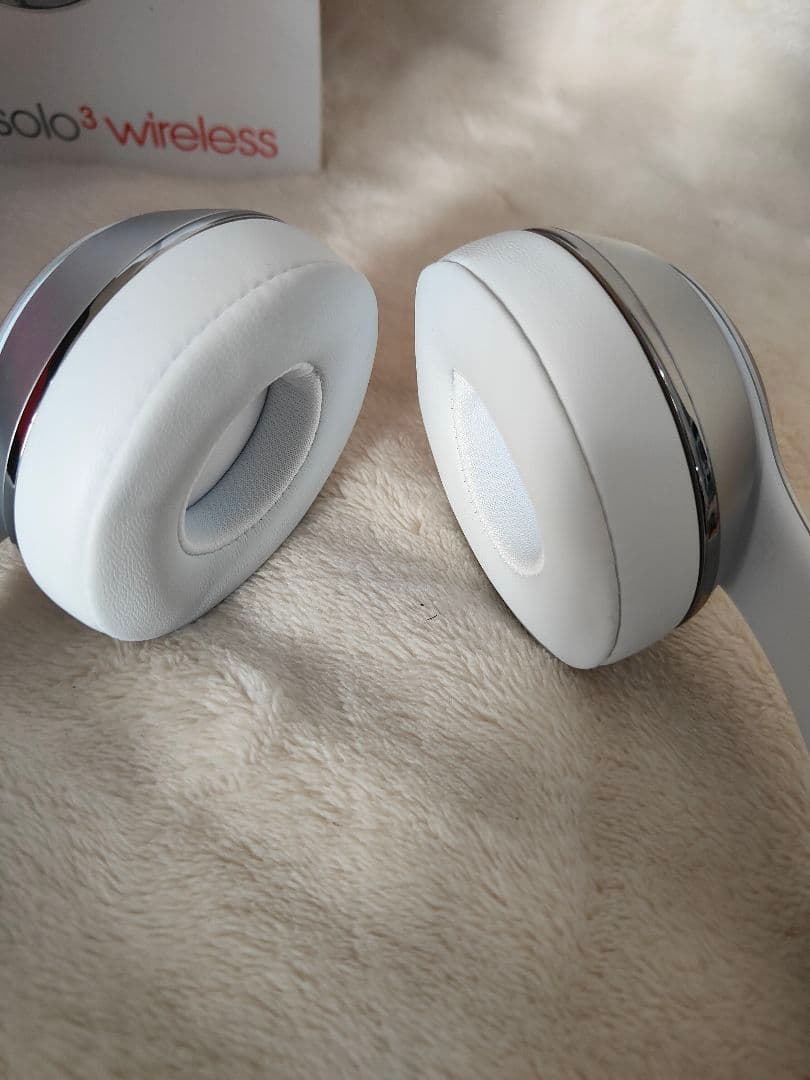 33)未使用beats solo3 wireless 特別版シルバー