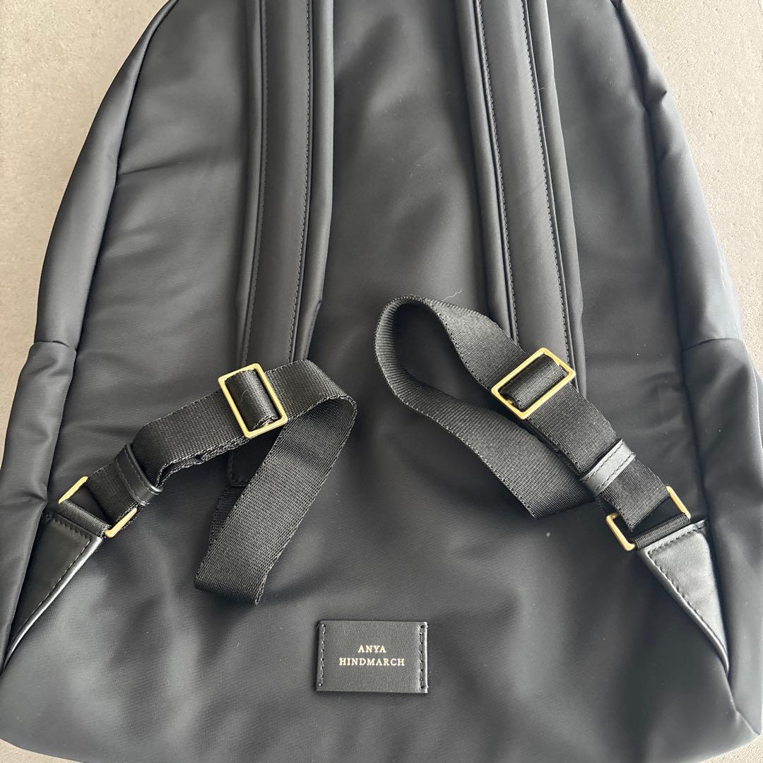 【12/30までの限定価格】未使用ANYA HINDMARCHアイズバックパック