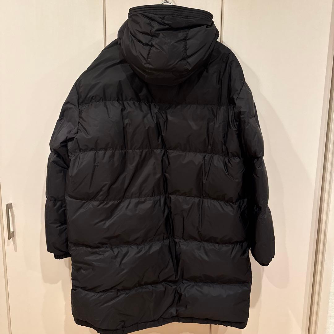 プラダ　ダウンジャケット　黒　Lサイズ