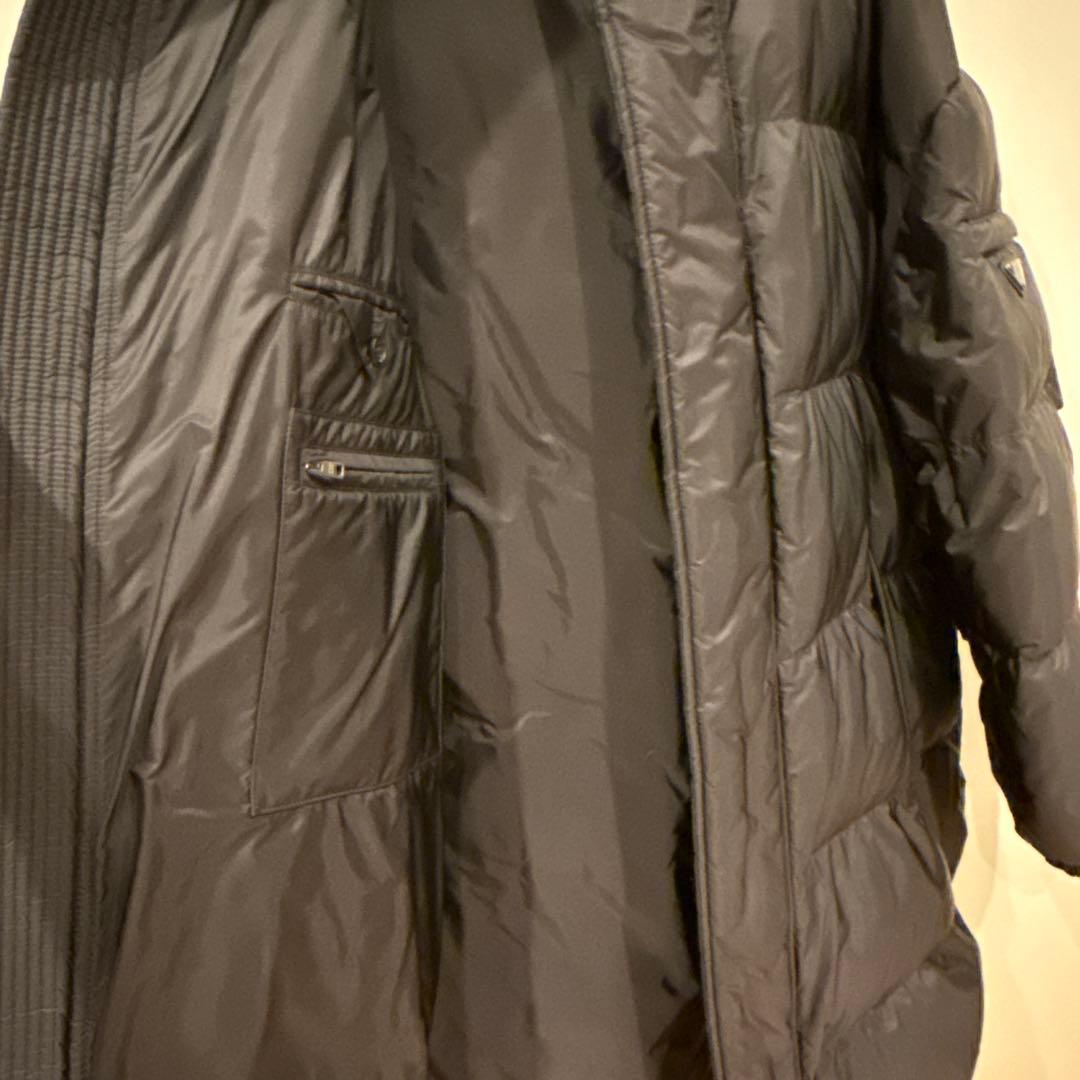 プラダ　ダウンジャケット　黒　Lサイズ