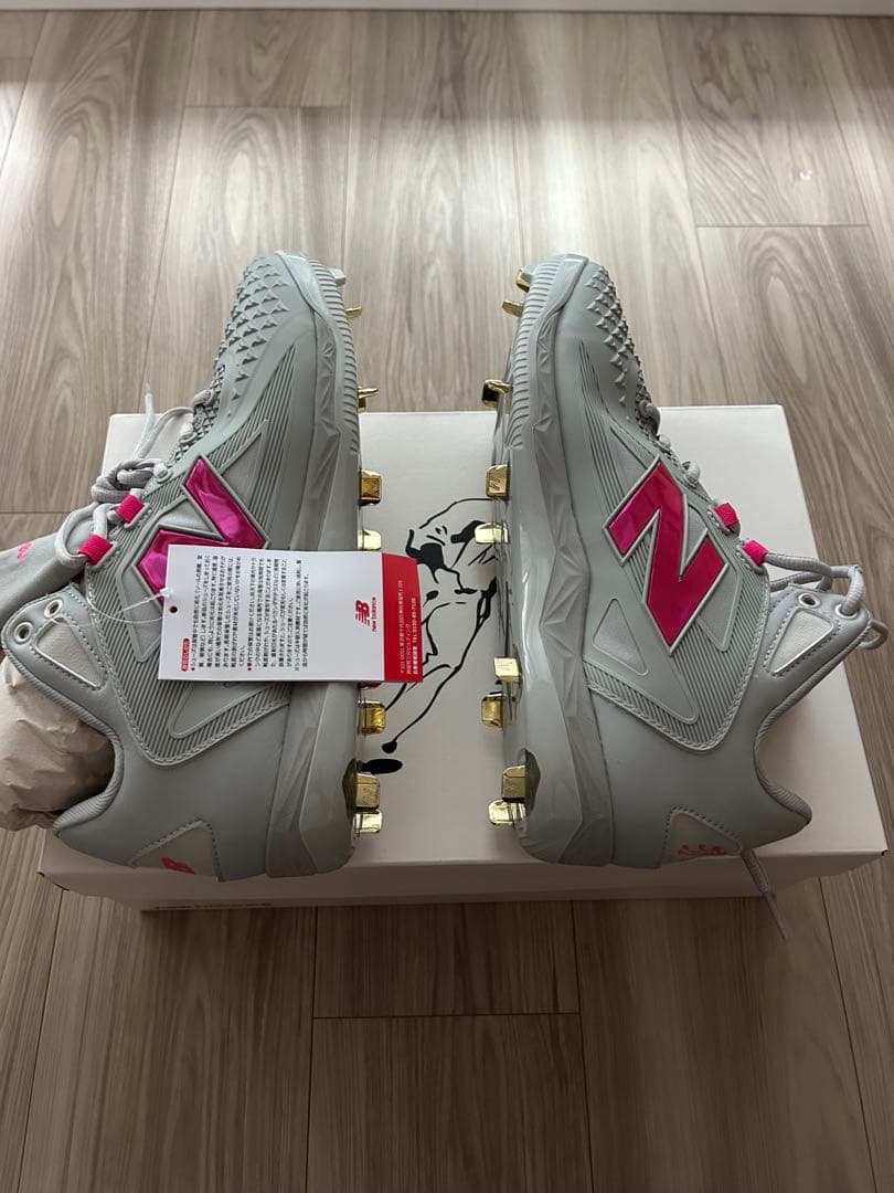 大谷翔平　母の日モデル　New Balance スパイクシューズ グレー/ピンク