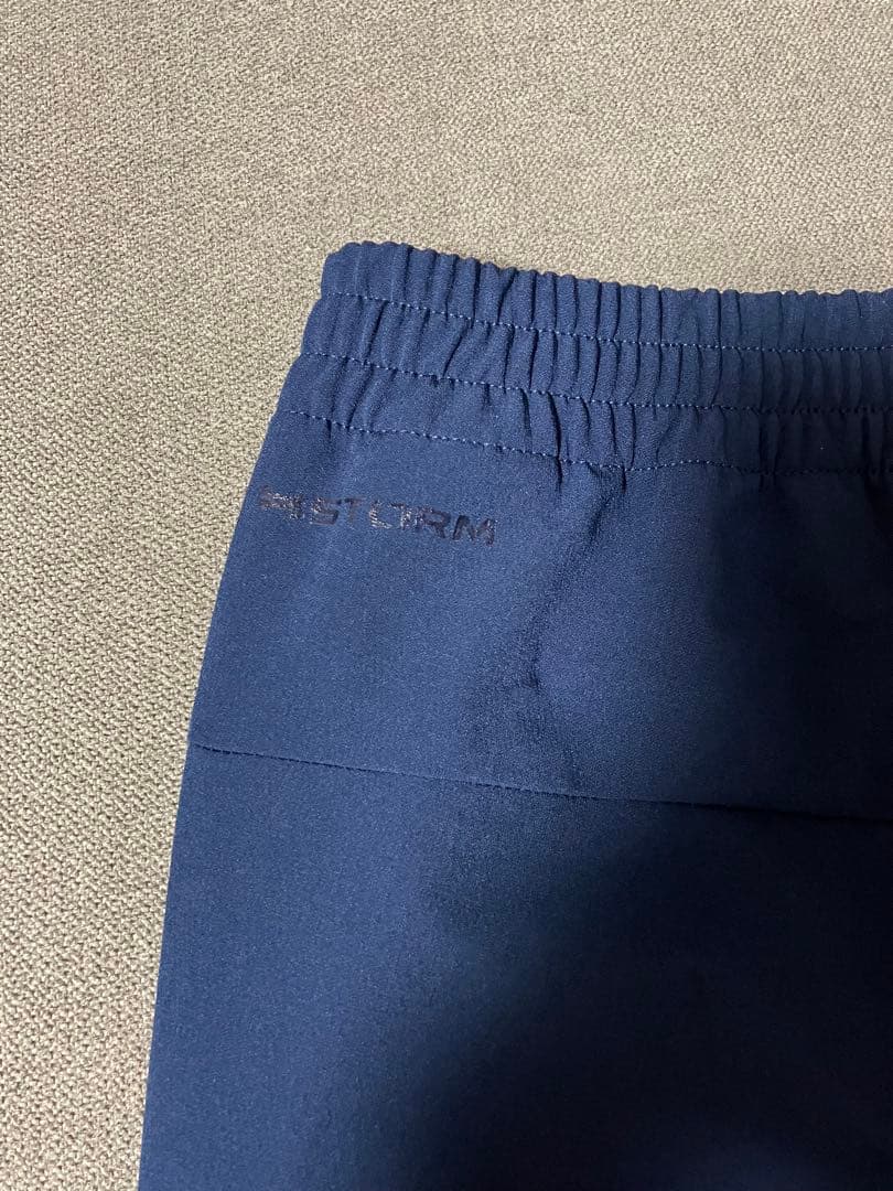 ☆美品☆UNDER ARMOUR UA UNLINED WOVENメンズ上M下L