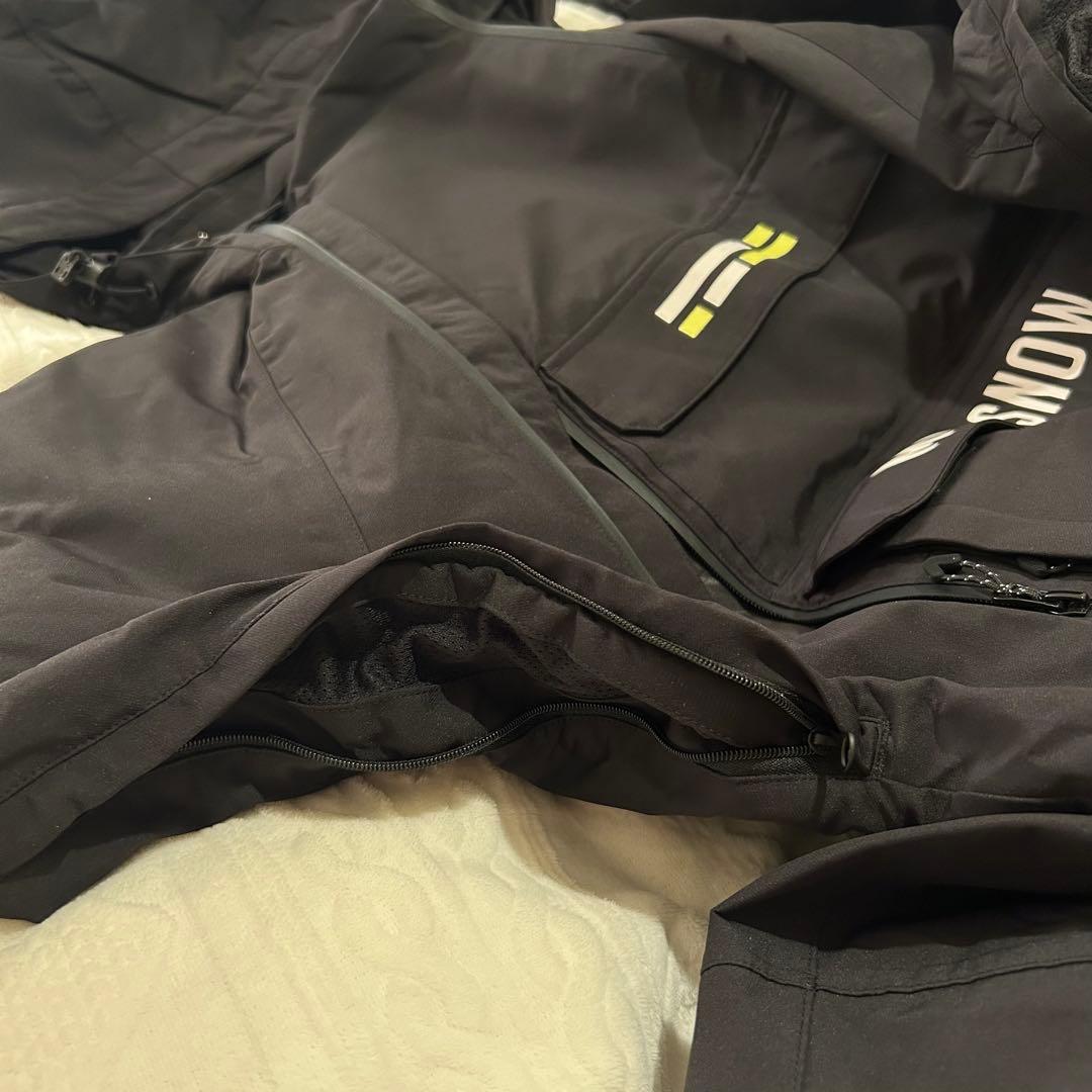 新品　未使用　メンズ　スキー（スノボ）ウェア　つなぎ　Ｍサイズ　大きめ　タグなし