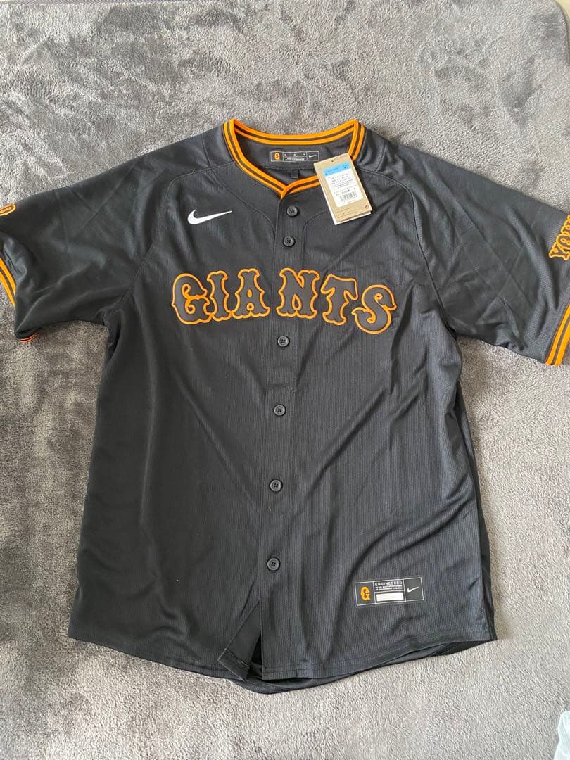 読売ジャイアンツ 岡本和真 3rdユニフォーム Mサイズ - メルカリ
