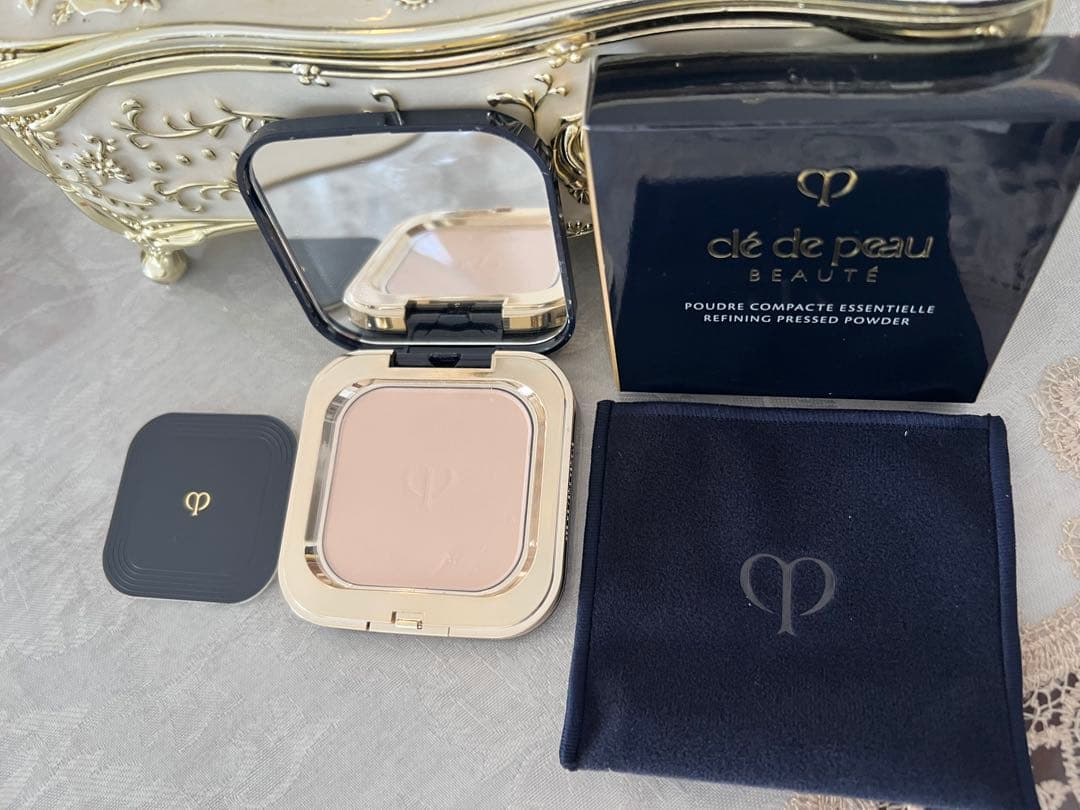 【クレ・ド・ポー ボーテ】 プードルコンパクトエサンシエルｎ