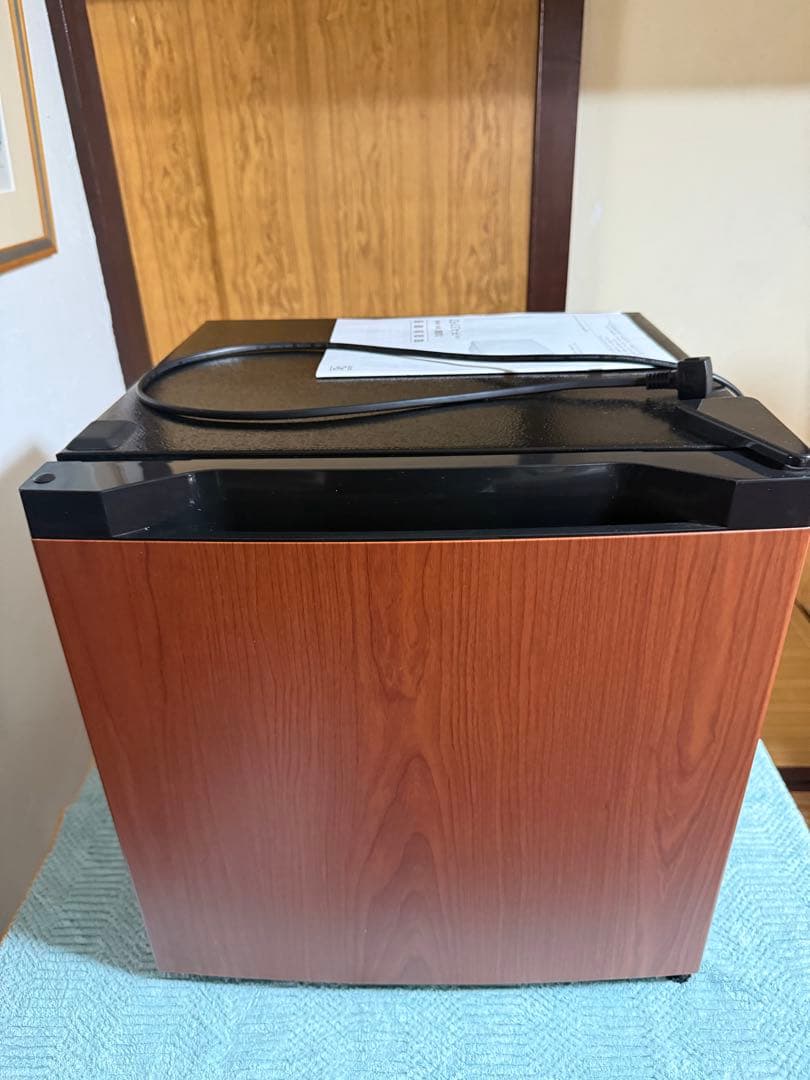 アイリスオーヤマ　1ドア冷凍庫　PF-A31FD-M　31Ｌ　ウッド調