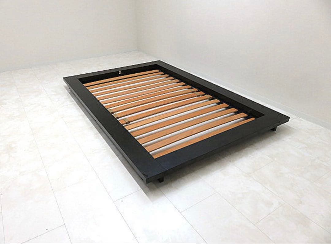 Cassinaカッシーナ「TAM/タム」セミダブルサイズベッドフレーム①