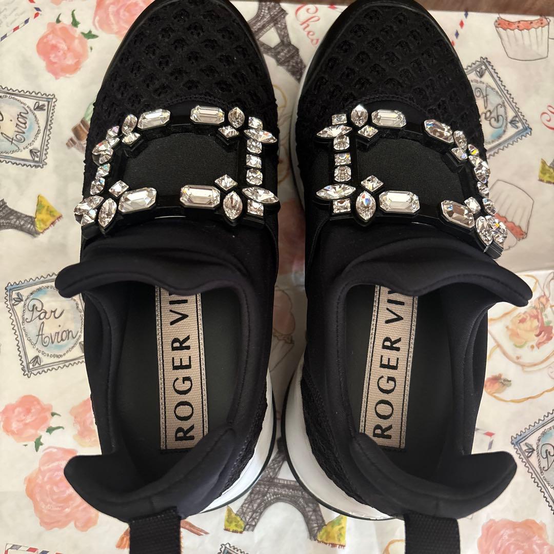 正規品♡ロジェヴィヴィエ　スニーカー　ビジュー付きブラックスニーカー　37