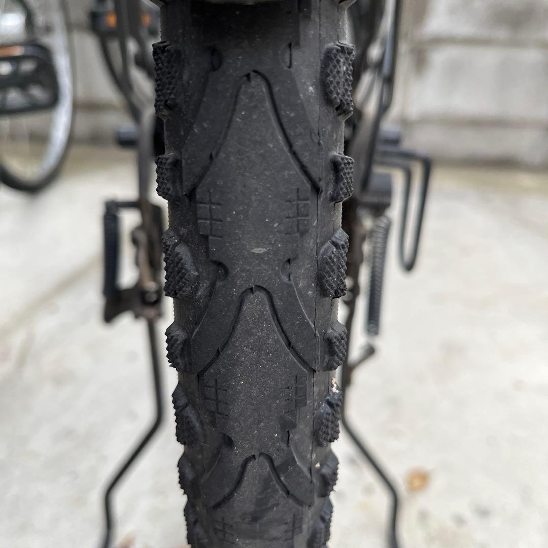 BOLDLINE シティサイクル グレー 前面バスケット付き26インチ自転車