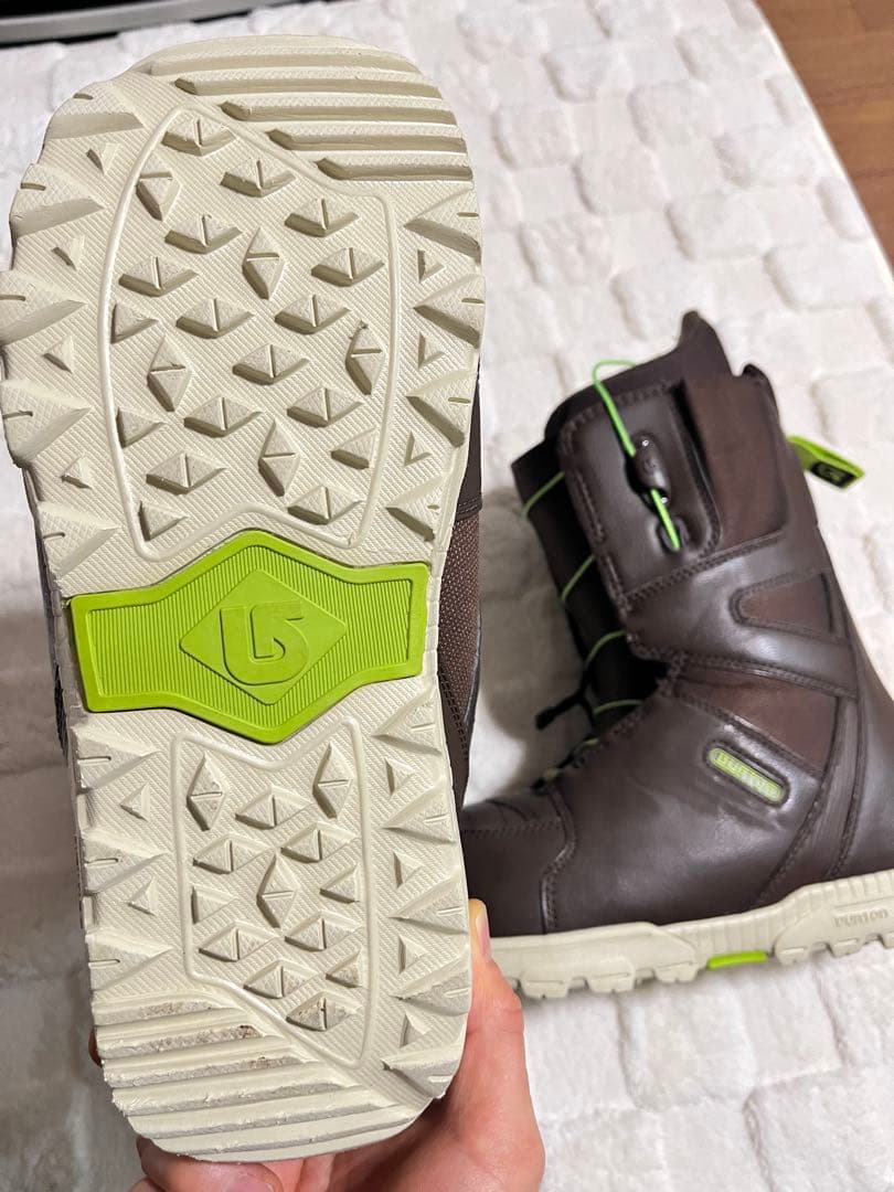 スノーボードブーツ