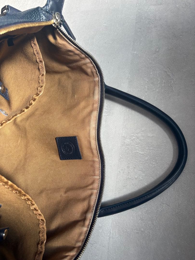 ウォントレスエッセンシャルデラヴィ　レザートート　ショルダーバッグ 2way