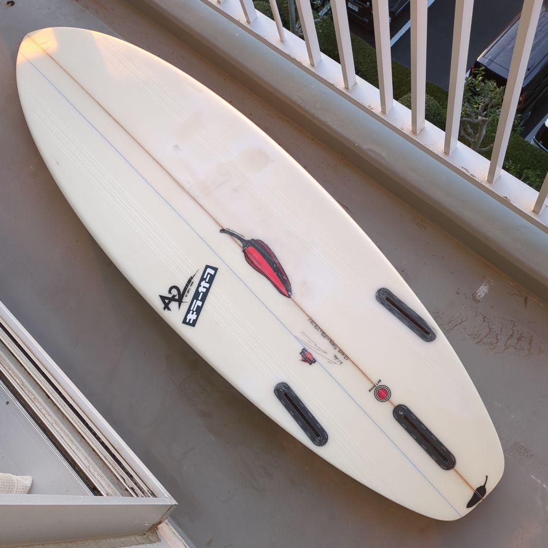 チリ ショートボード 5'8 1/2フィート デッキテール部スパインテック