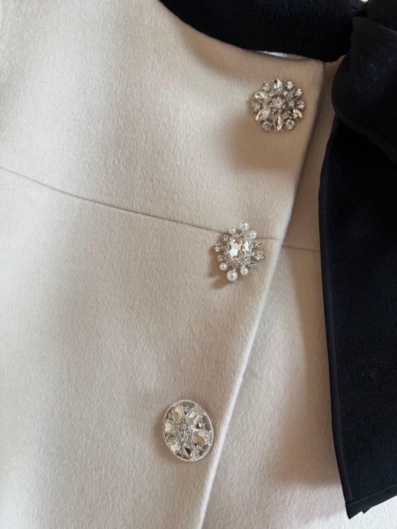 新品！未使用！タグ付き！LILY BROWN Aラインビジューリボンコート