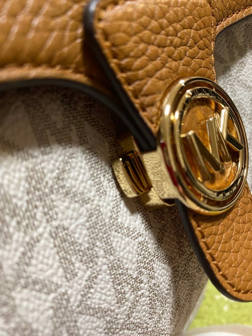 Michael Kors ロゴ入りバックパック