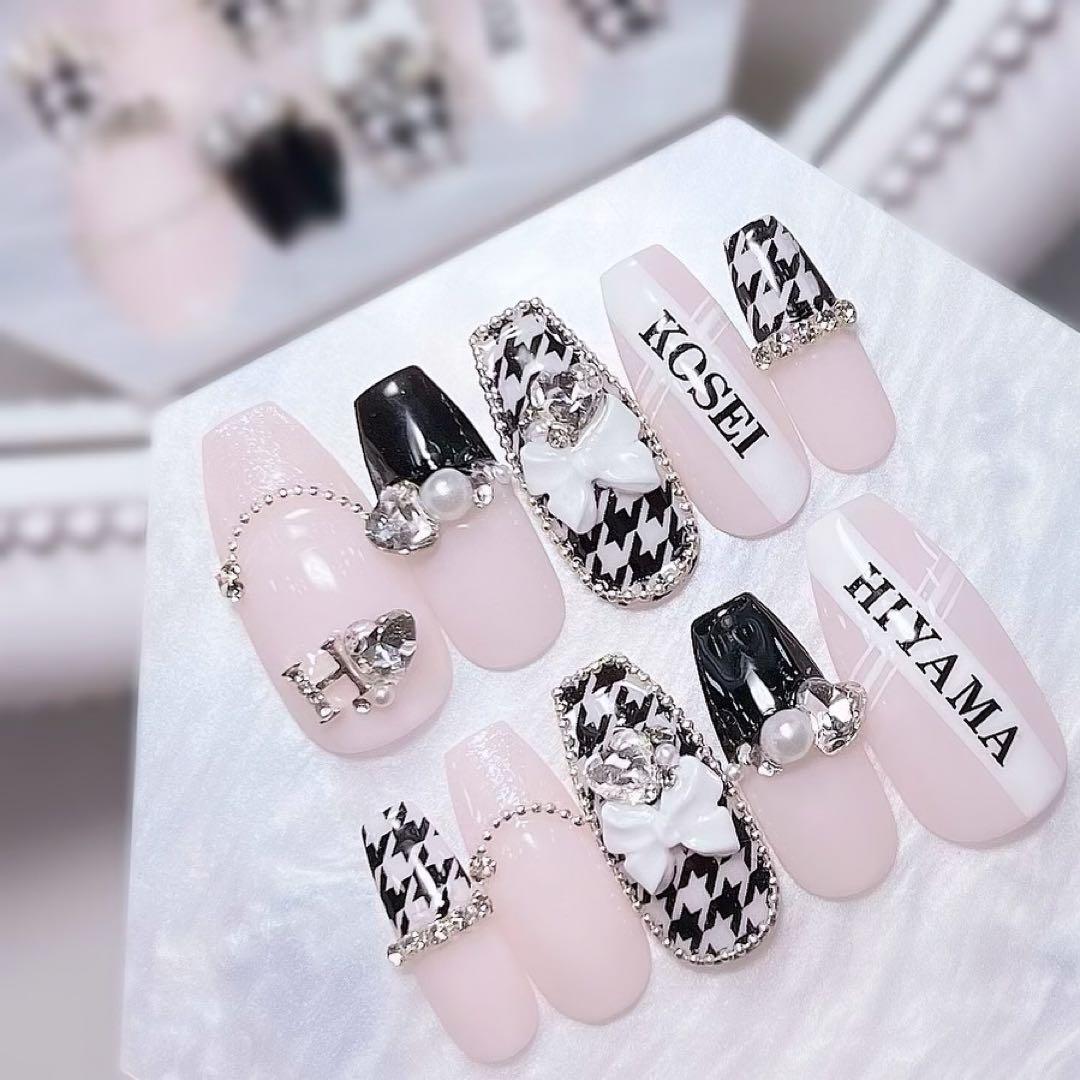 ネイルチップ 千鳥柄 量産型 ワンホン 黒 白 リボン ちゅるん ヲタク