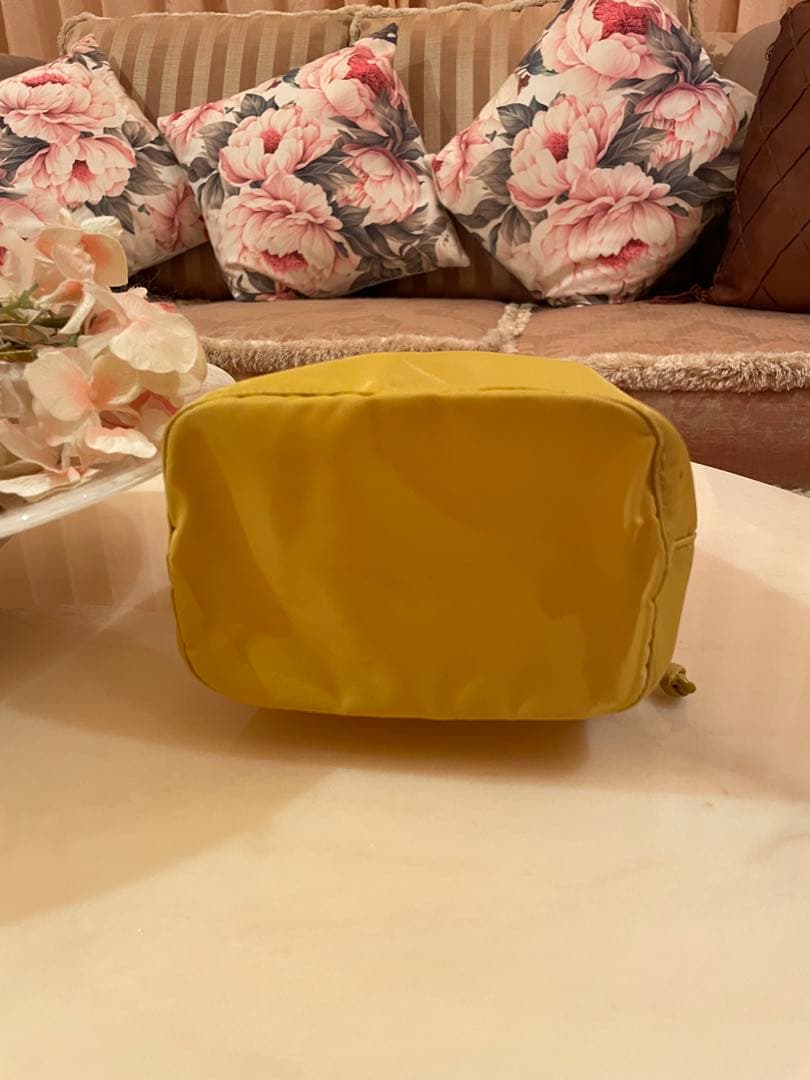 PRADA❣️イエロードローストリングポーチ‼️新品未使用❣️極美品‼️レアカラー❣️