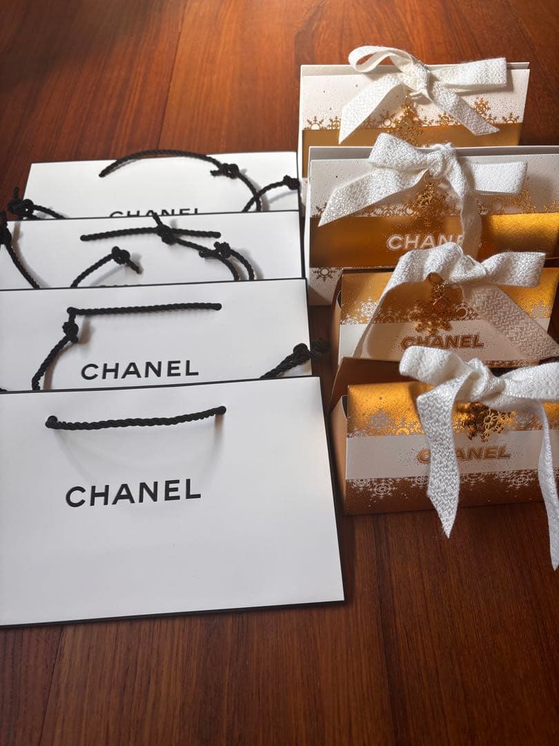 CHANEL コンパクトミラー×2 N5ハンドクリーム×2 おまけ付き　ギフト