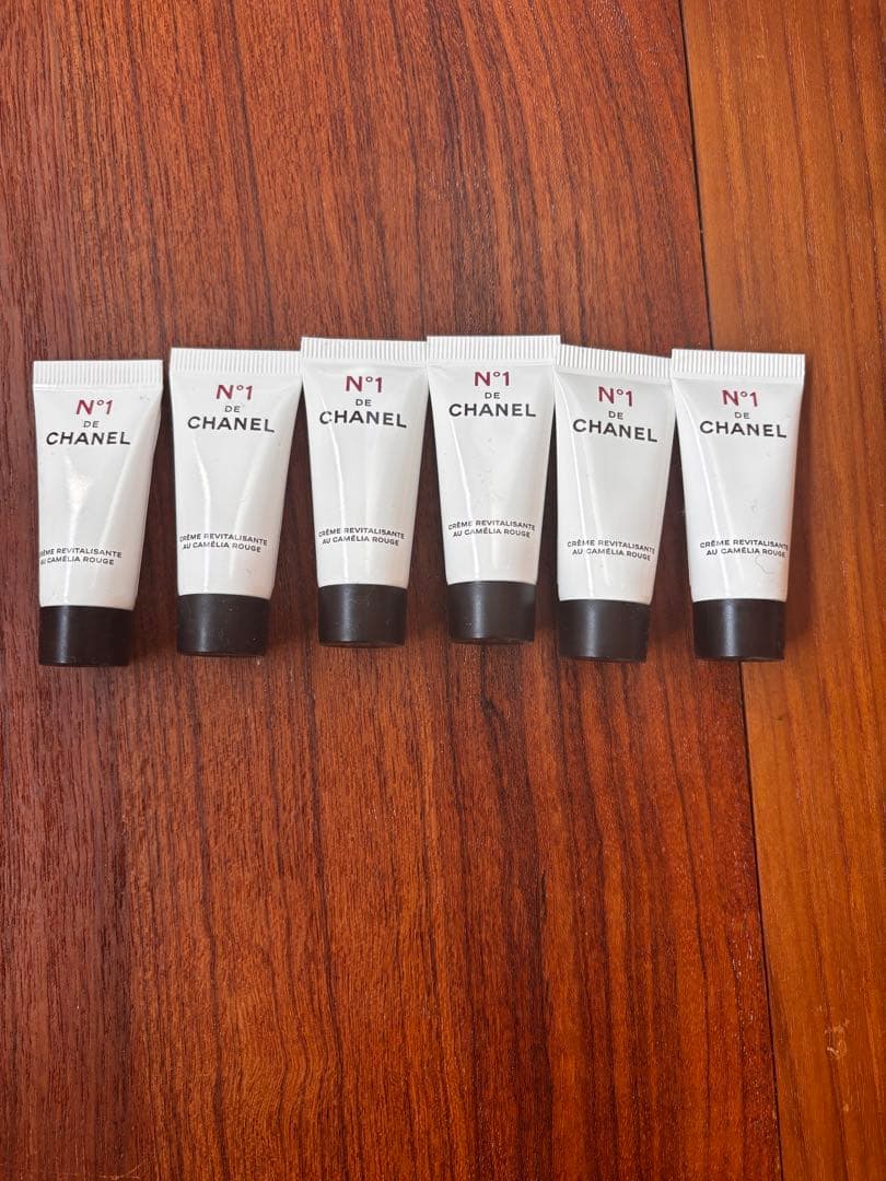 CHANEL コンパクトミラー×2 N5ハンドクリーム×2 おまけ付き　ギフト