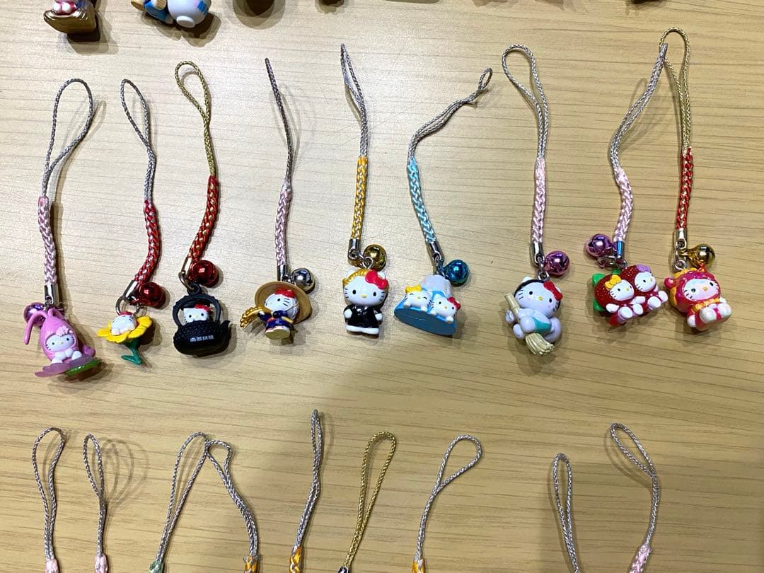 ご当地キティ　まとめ売り　35点