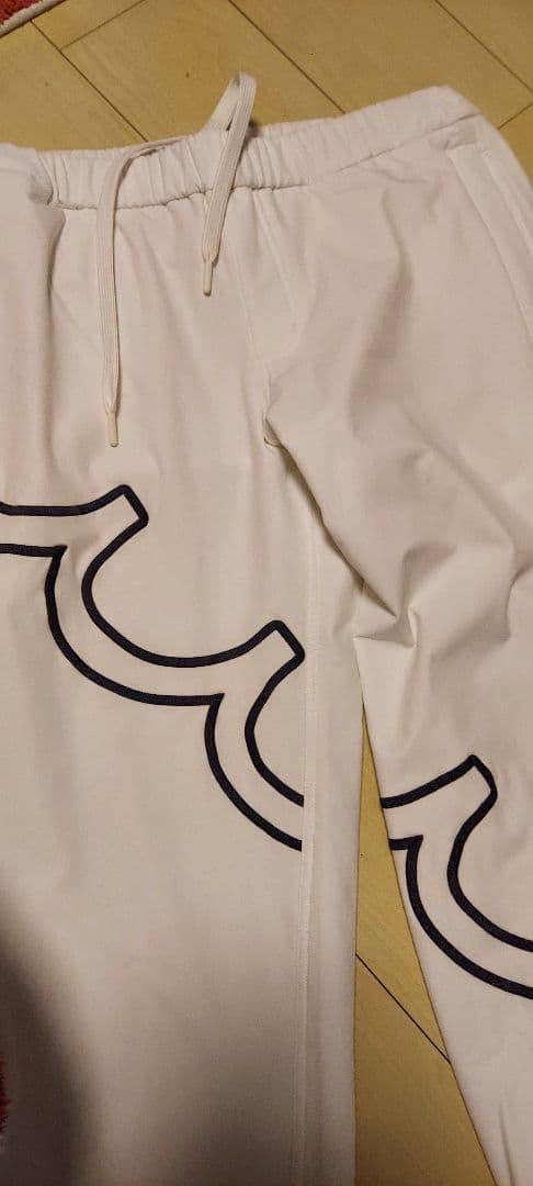 ムータ　muta　裏起毛　ホワイト ジョガーパンツ ロゴ入り
