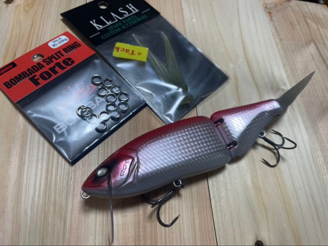 タイニークラッシュ　Low ビッグバスレッド　即完売　超レアカラー DRT