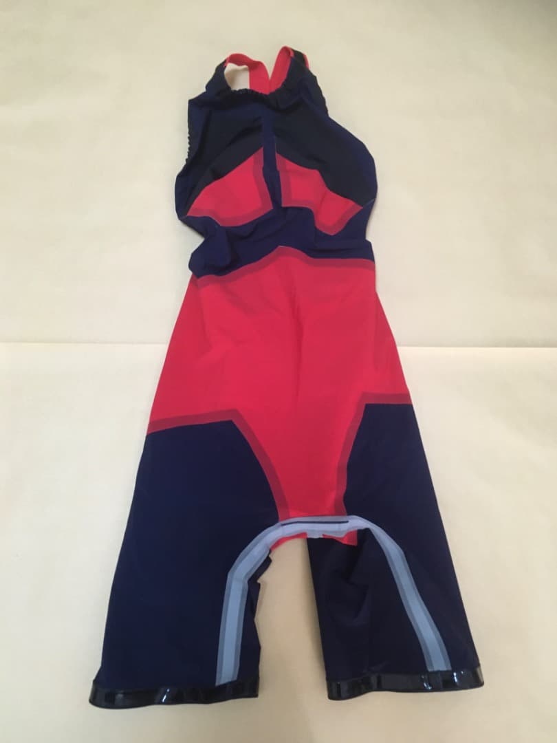 水着・ラッシュガード Tadahiro Higa