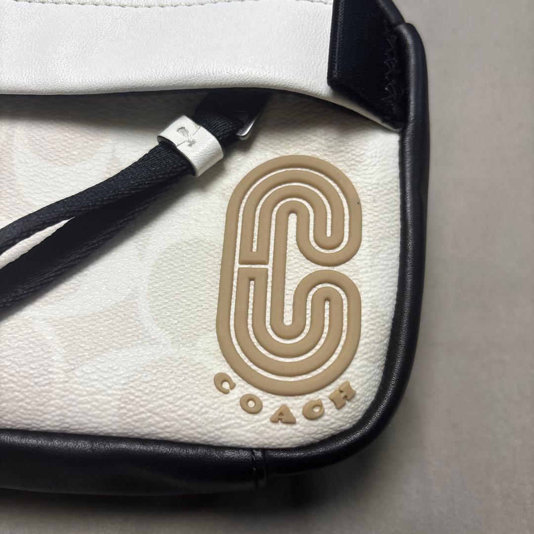 COACH ボディバッグ ホワイト・ブラック