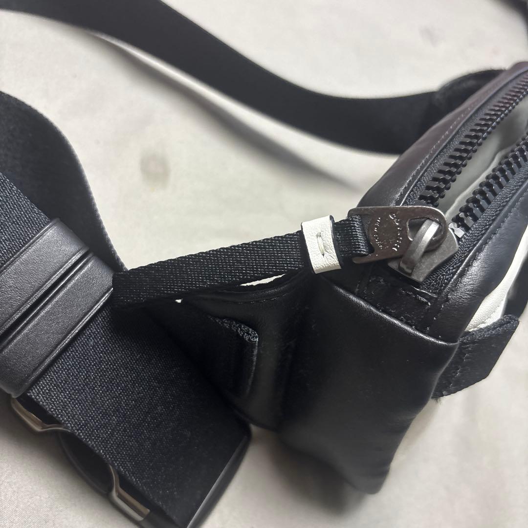 COACH ボディバッグ ホワイト・ブラック