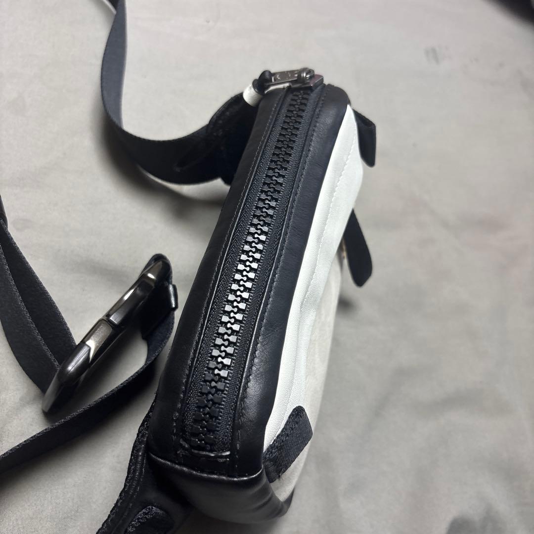 COACH ボディバッグ ホワイト・ブラック