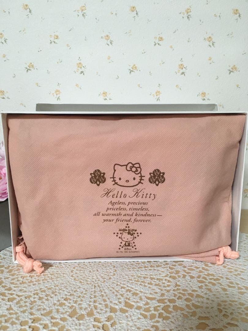 新品未使用】〜レア品〜レトロハローキティ♡25周年パールビーズバッグ