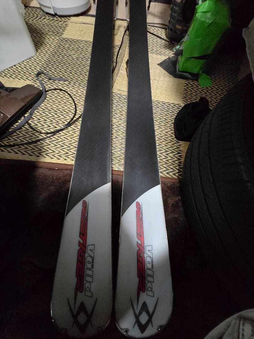 Völkl スキー板 ビンディング付属