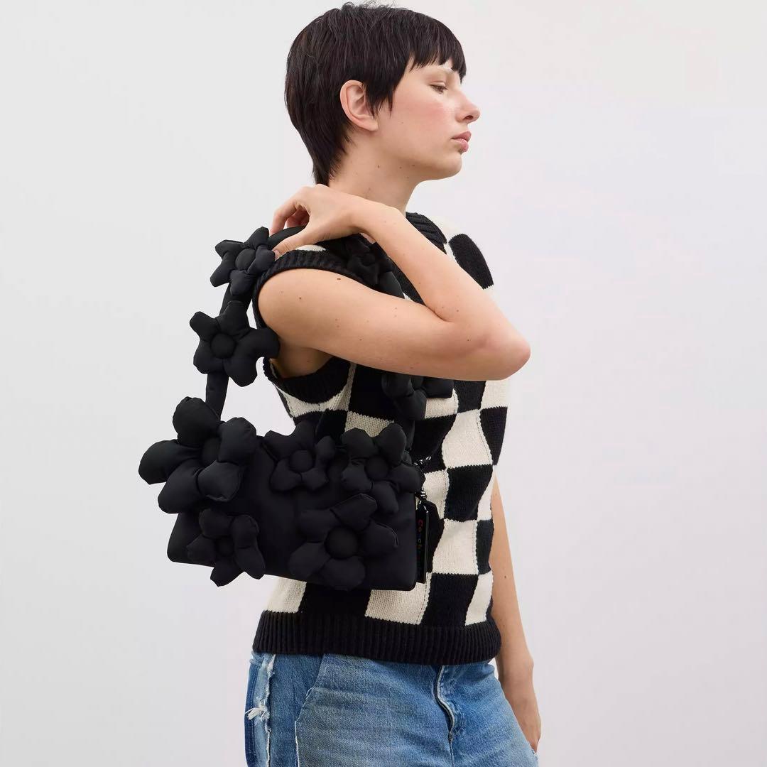 コーチトピア ループ ショルダー バッグ・フローラル アップリケ