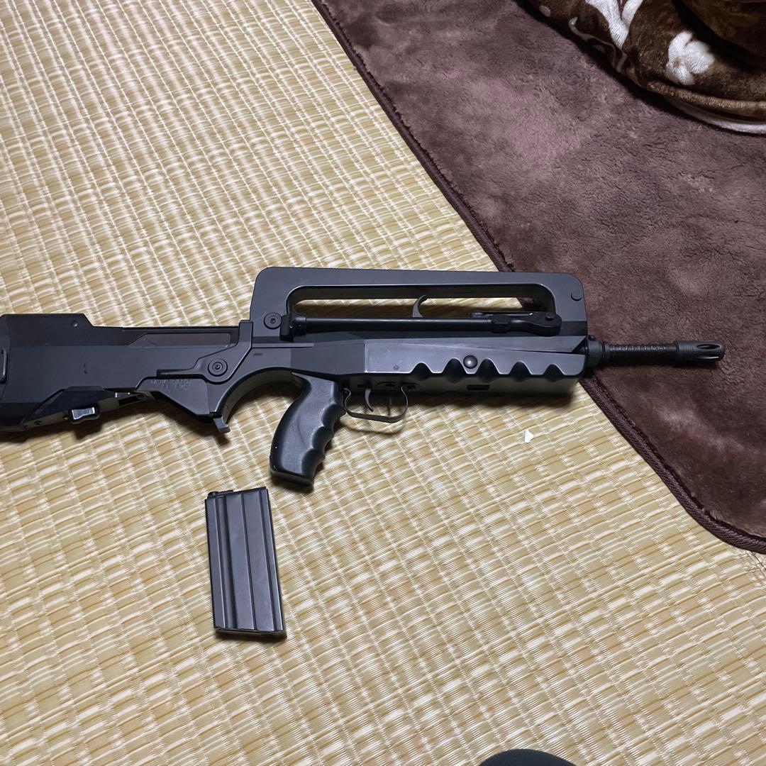 東京マルイ　ファマス　電動ガン