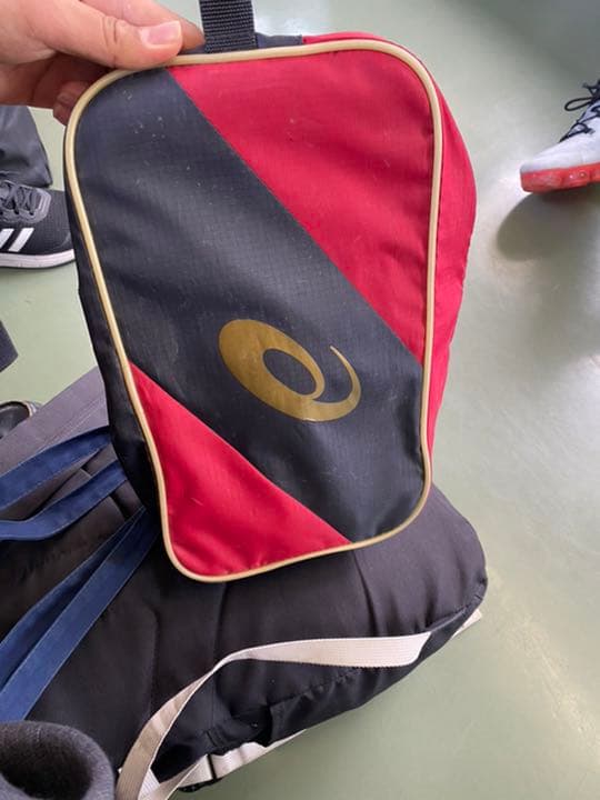 スパイクケース