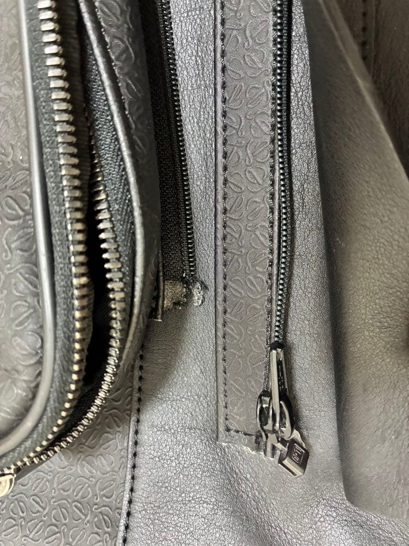 品最終値下げLOEWE ブラックキャリーケース故障部分有り