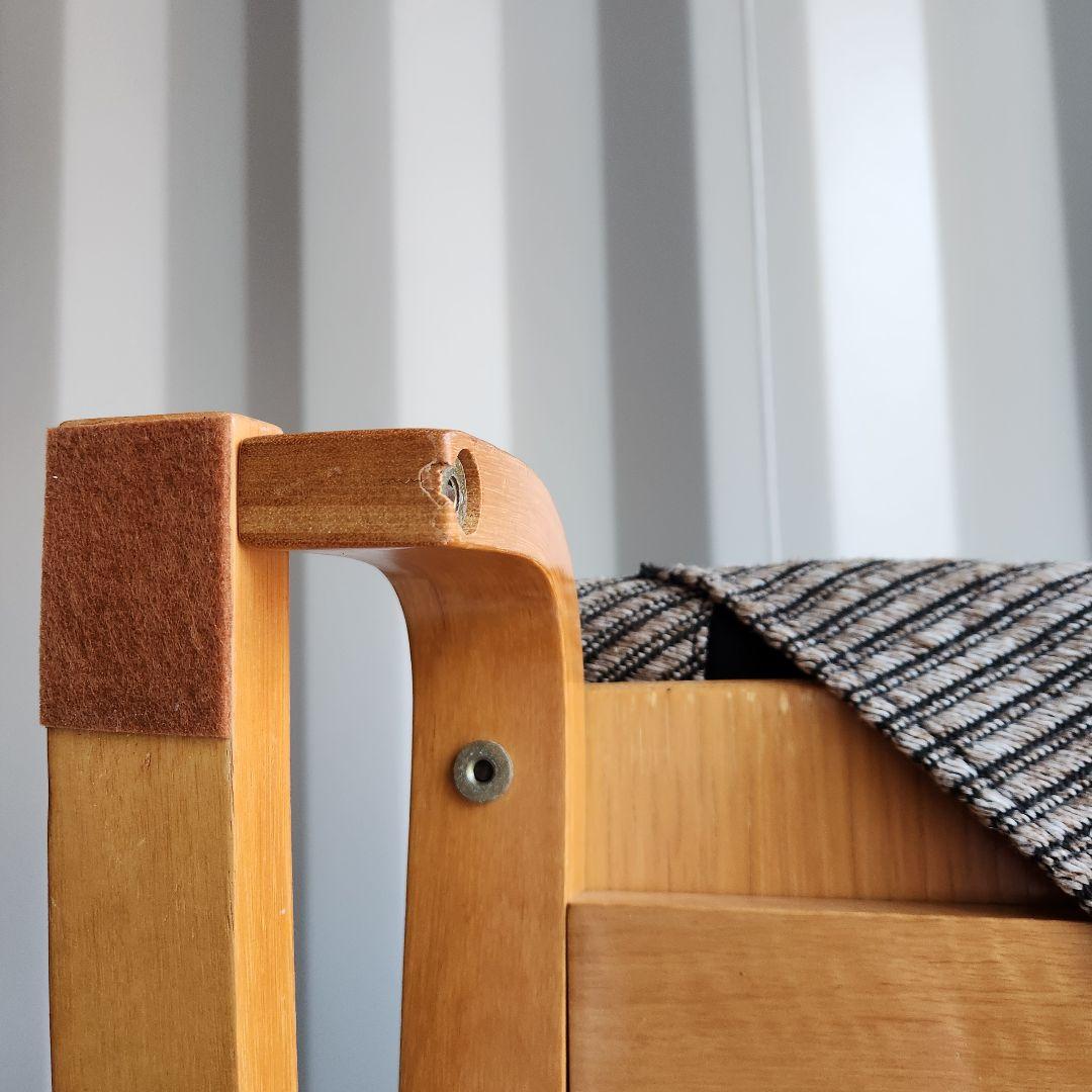 徳島県立工業技術センター　新日本木工　曲木　低座椅子　胡坐楽座椅子　腰痛防止