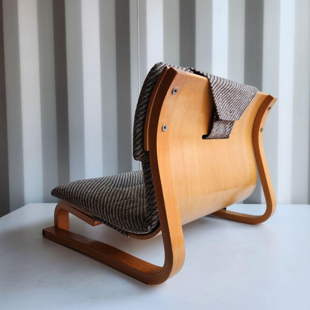 徳島県立工業技術センター　新日本木工　曲木　低座椅子　胡坐楽座椅子　腰痛防止