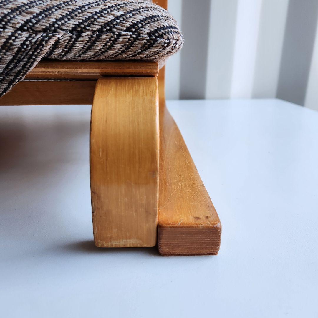 徳島県立工業技術センター　新日本木工　曲木　低座椅子　胡坐楽座椅子　腰痛防止