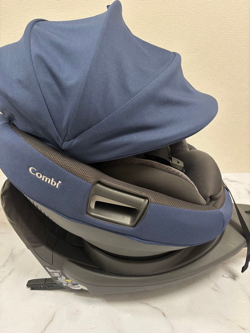 美品　コンビ　THE S ISOFIX　エッグショック　回転式　紺色